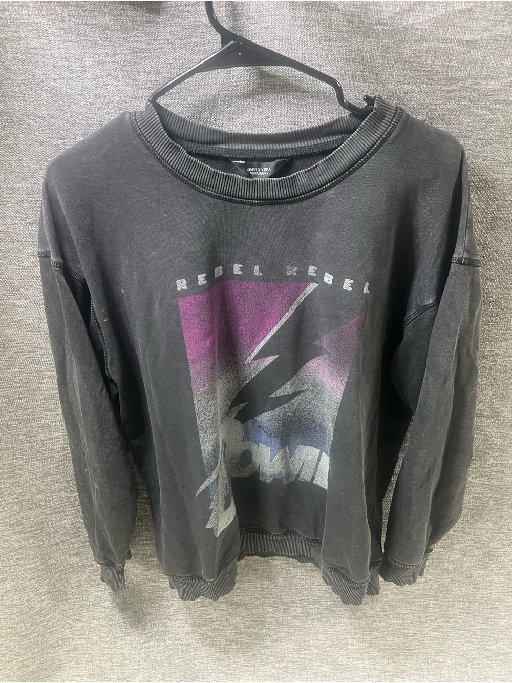 Simply Vera-Vera Wang- ‘Bowie’ Black Crewneck Sweatshirt